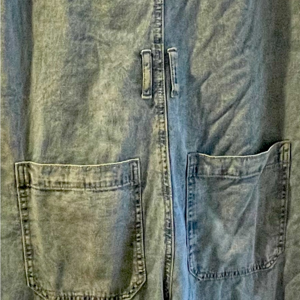 MNG brand jumper 
light weight 
pockets for comfortability